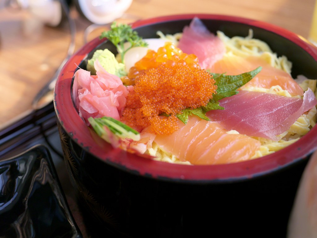 chirashi que es